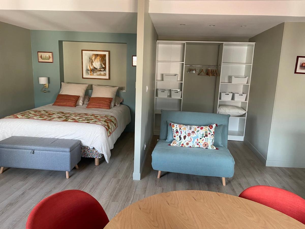 Au Coeur Du Vieux Toulon Au Calme Appartement Renove Climatise Confortable Etage Eleve Avec Ascenseur Proche Parking Et Toutes Commodites Luaran gambar