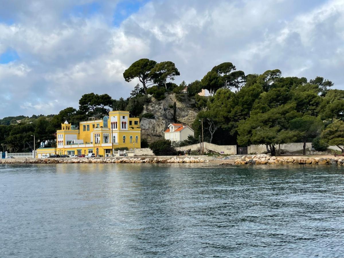 Au Coeur Du Vieux Toulon Au Calme Appartement Renove Climatise Confortable Etage Eleve Avec Ascenseur Proche Parking Et Toutes Commodites Luaran gambar