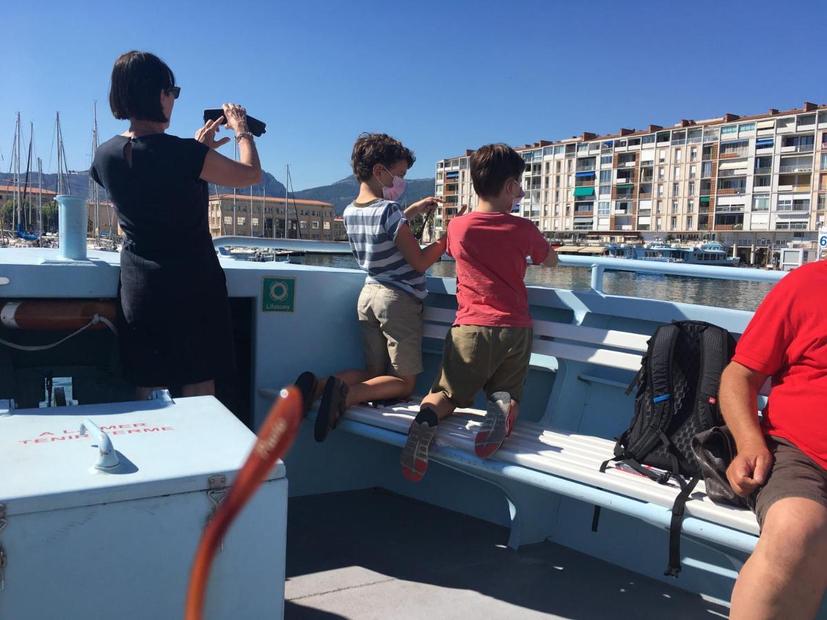 Au Coeur Du Vieux Toulon Au Calme Appartement Renove Climatise Confortable Etage Eleve Avec Ascenseur Proche Parking Et Toutes Commodites Luaran gambar