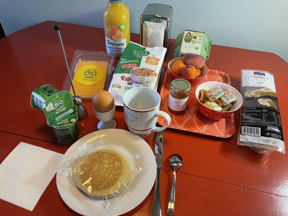 Au Coeur Du Vieux Toulon Au Calme Appartement Renove Climatise Confortable Etage Eleve Avec Ascenseur Proche Parking Et Toutes Commodites Luaran gambar
