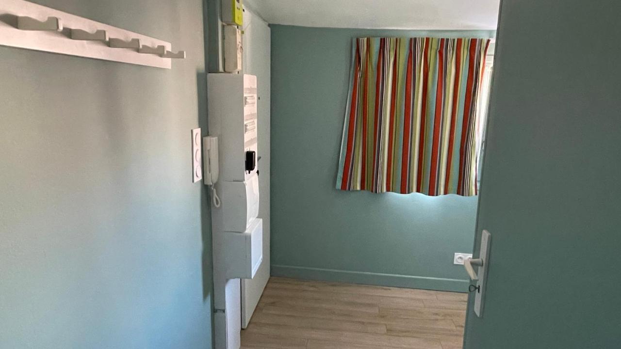 Au Coeur Du Vieux Toulon Au Calme Appartement Renove Climatise Confortable Etage Eleve Avec Ascenseur Proche Parking Et Toutes Commodites Luaran gambar