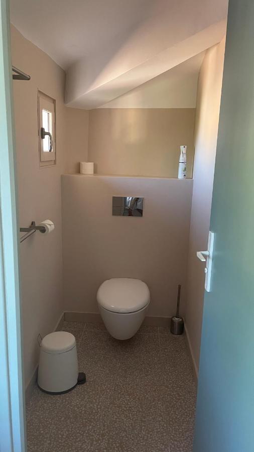 Au Coeur Du Vieux Toulon Au Calme Appartement Renove Climatise Confortable Etage Eleve Avec Ascenseur Proche Parking Et Toutes Commodites Luaran gambar