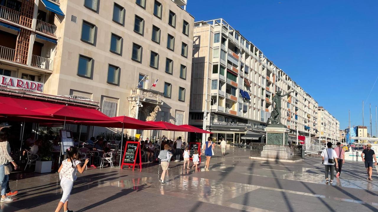 Au Coeur Du Vieux Toulon Au Calme Appartement Renove Climatise Confortable Etage Eleve Avec Ascenseur Proche Parking Et Toutes Commodites Luaran gambar